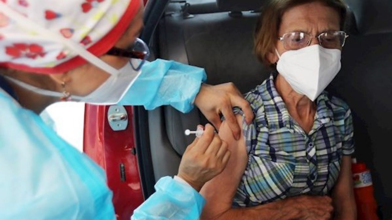 Honduras comenzó a vacunar a su población de 45 a 49 años con enfermedades base