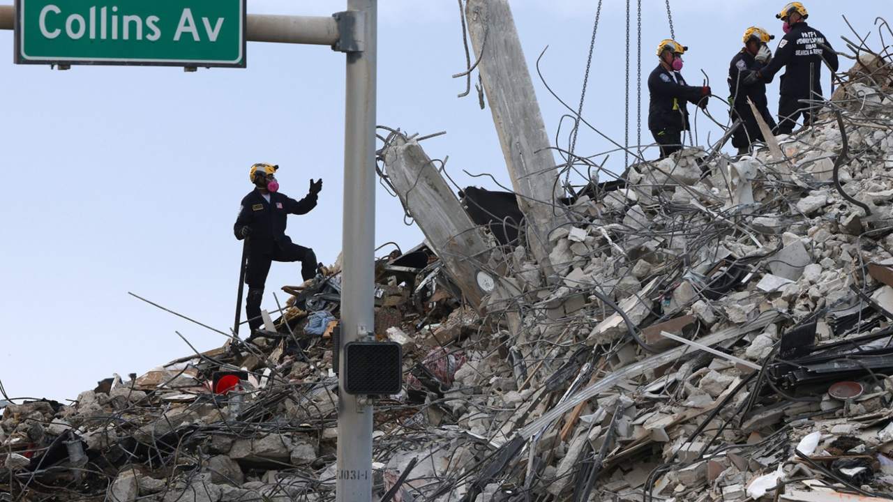 A 60 aumenta la cifra de muertos por el derrumbe del edificio de 12 pisos en Miami-Dade