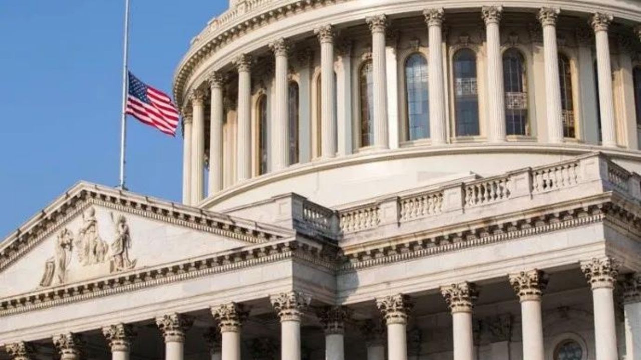 Estados Unidos investigará bienes de funcionarios salvadoreños señalados de corrupción