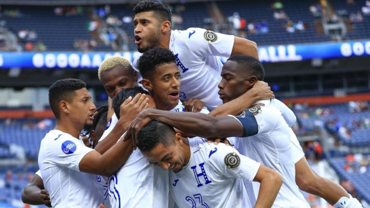 Dos 'ángeles' acompañarán a La H en su partido contra Granada por la Copa Oro 2021