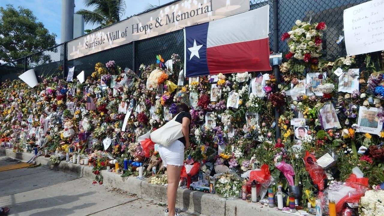Suben a 36 los cuerpos recuperados de edificio derrumbado en Miami-Dade