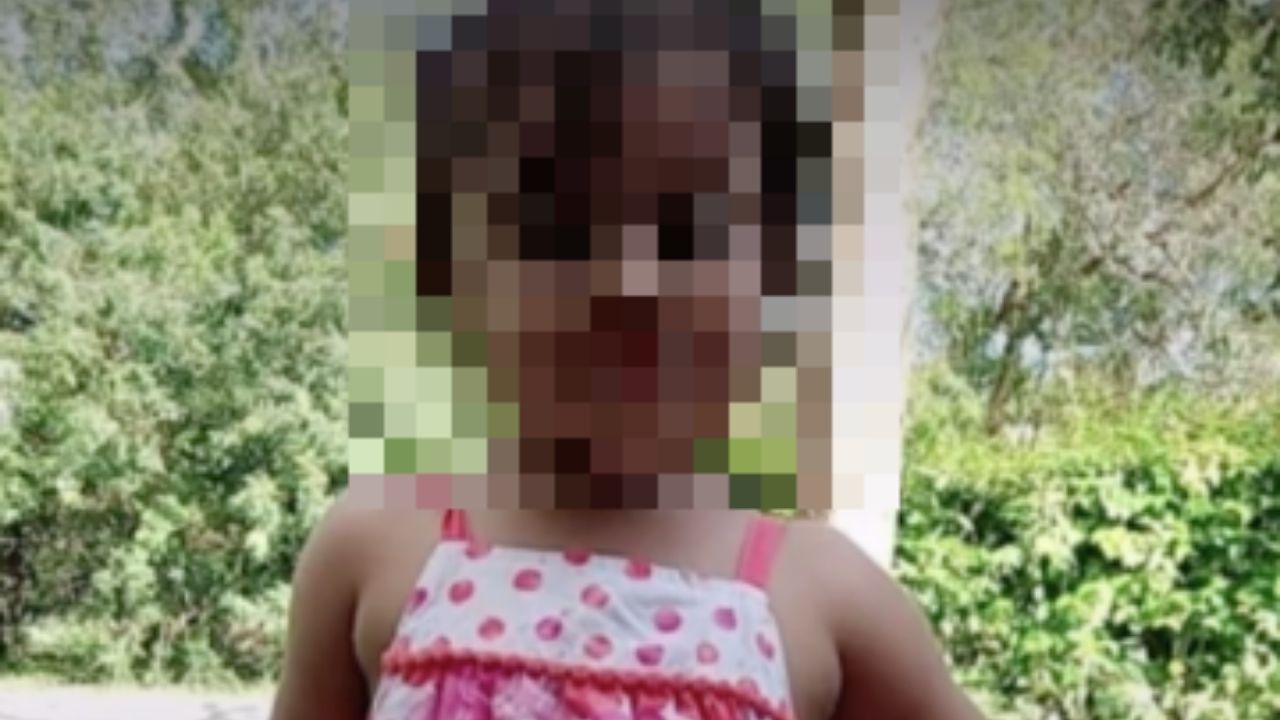 Niñera entrega a madre su hija de dos años muerta, luego que la dejara olvidada en el carro bajo altas temperaturas