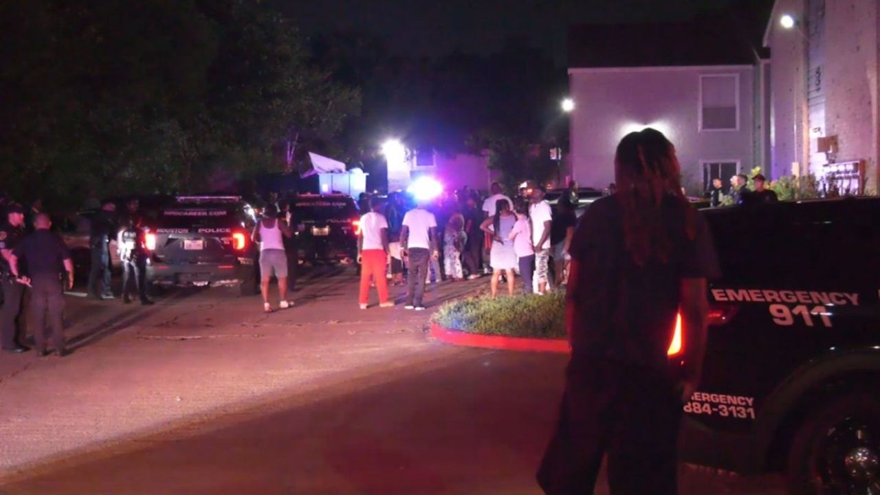 Menor de 10 años se hizo la muerta y observó cómo sicario mató a sus padres y hermana en  Estados Unidos