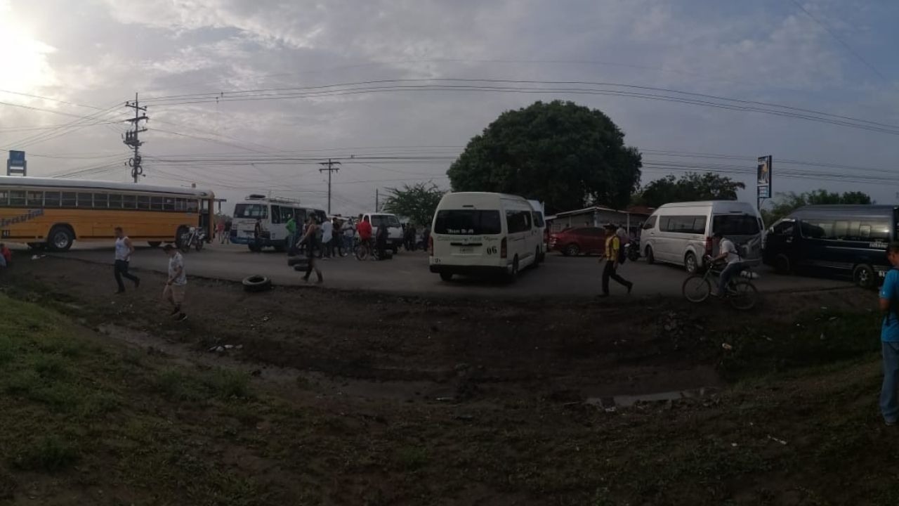 Transportistas cumplen amenaza y realizan paro a nivel nacional, estas zonas permanecen bloqueadas