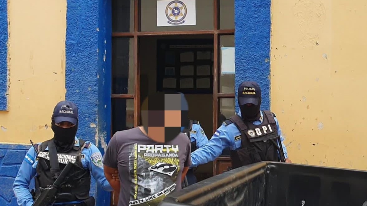 Hondureño es detenido por agredir físicamente a su expareja y mandar al hospital a su exsuegra