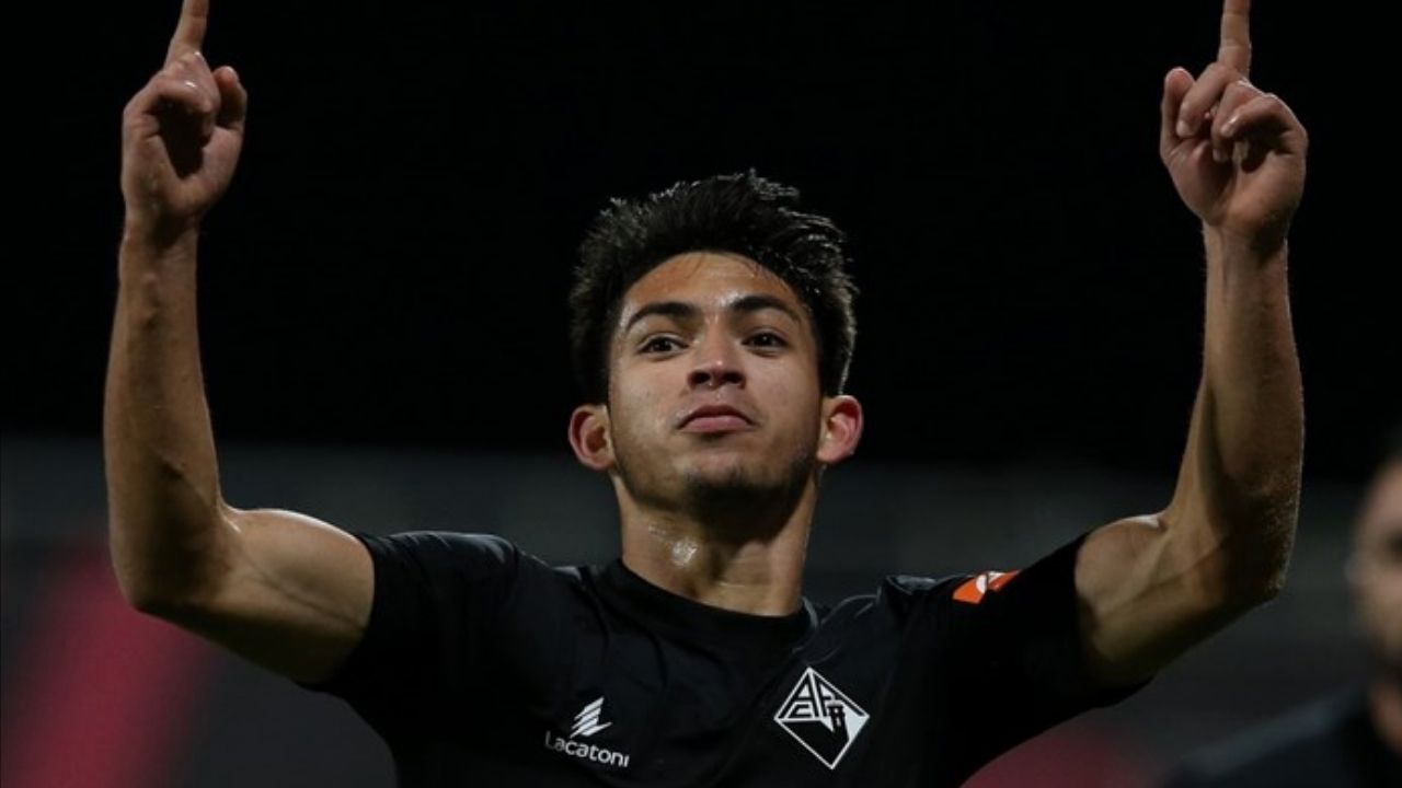Académica de Coimbra anuncia el regreso del hondureño Jonathan Rubio