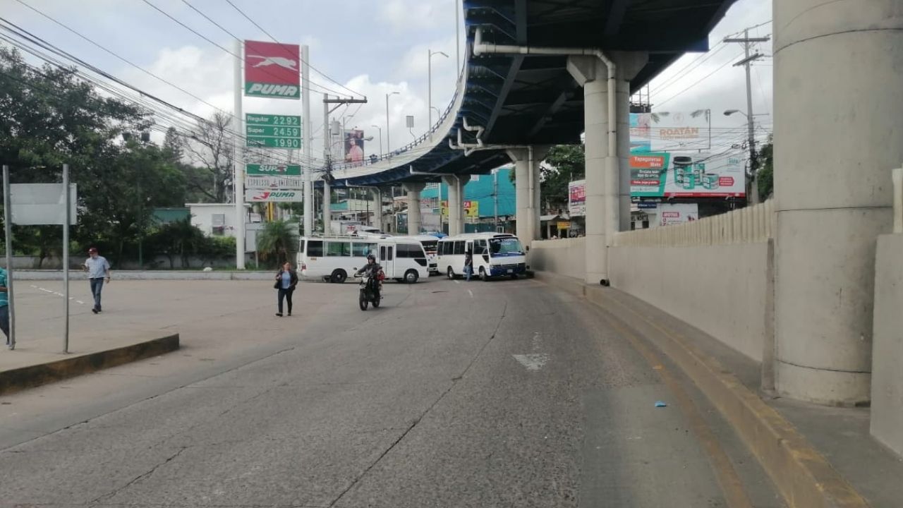 ¡No hay paso! Zonas de Tegucigalpa bloqueadas por la toma de transportistas