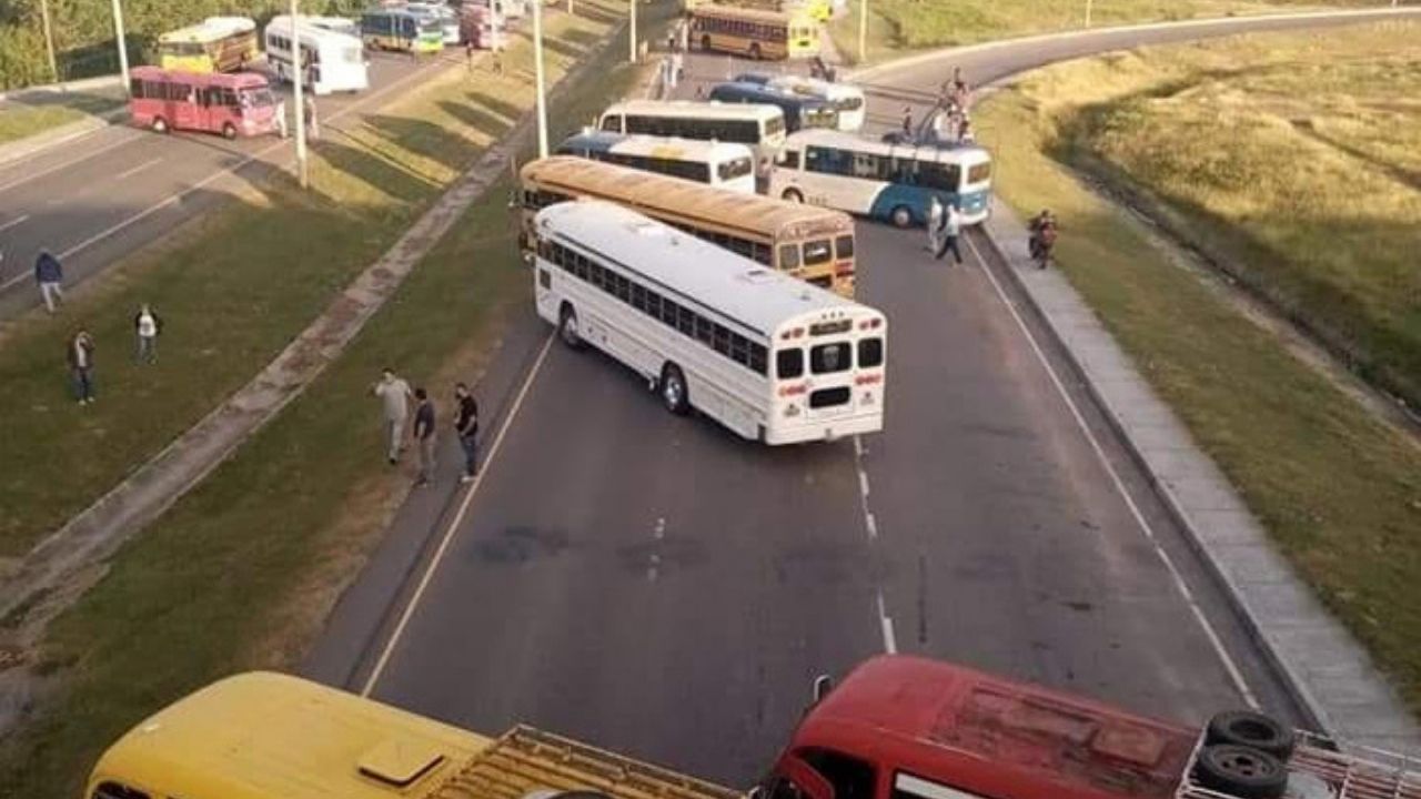 Transportistas de Honduras anuncian departamentos en donde harán paros si el gobierno no responde demandas