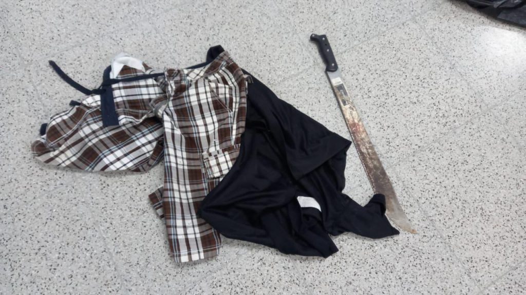 La evidencia decomisada implica al supuesto ciudadano mexicano en el crimen del hondureño, quien fue ultimado a machetazos