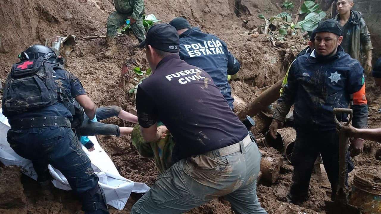 Siete muertos y tres desaparecidos por deslaves en ciudad mexicana de Xalapa