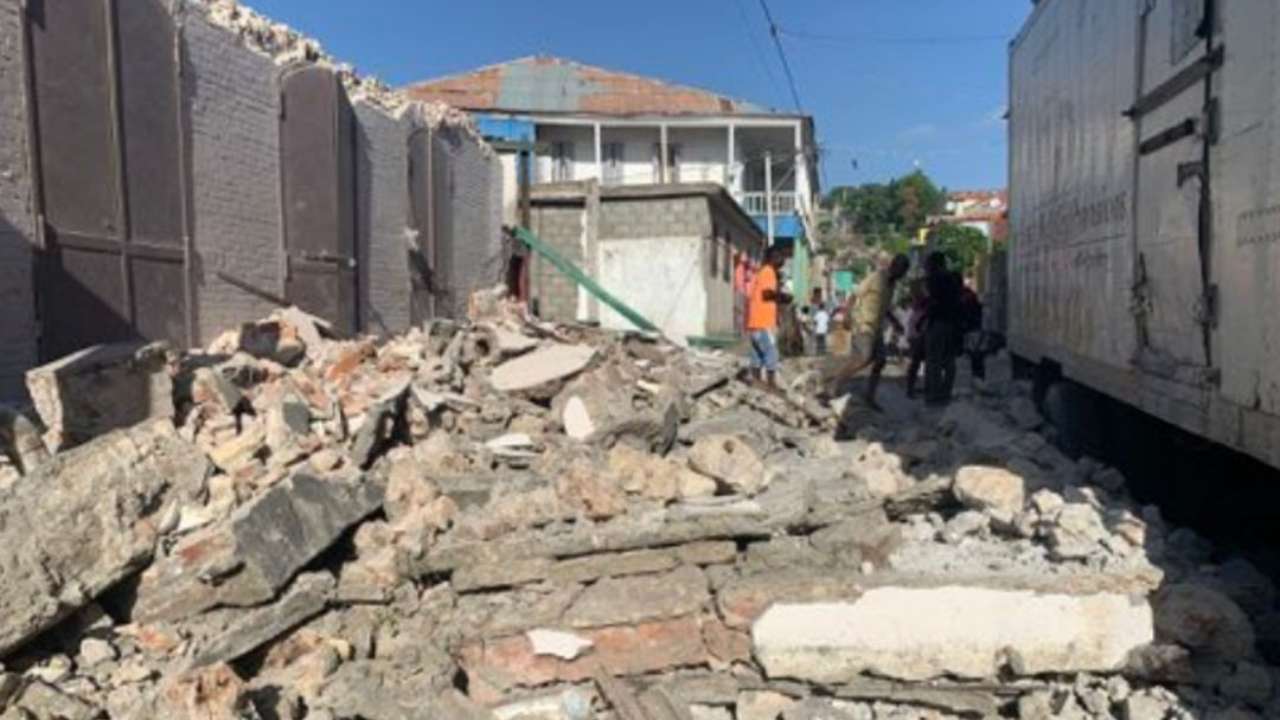 Reportan varios heridos y daños a infraestructura en Haití tras  sismo de 7.2 grados