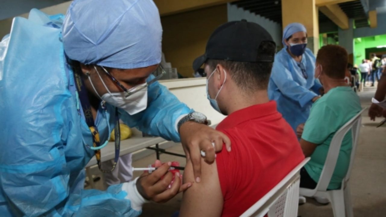 Vacunatón se extiende a estos 4 departamentos de Honduras el sábado 14 y domingo 15 de agosto
