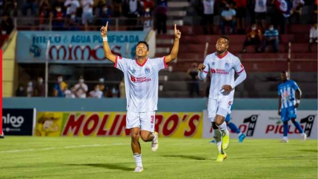 Olimpia hace los deberes y golea 0-3 al Victoria en La Ceiba