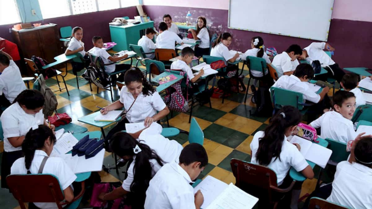 Alumnos de 12 a 18 años serán vacunados contra el covid en Honduras para que retornen a clases semipresenciales