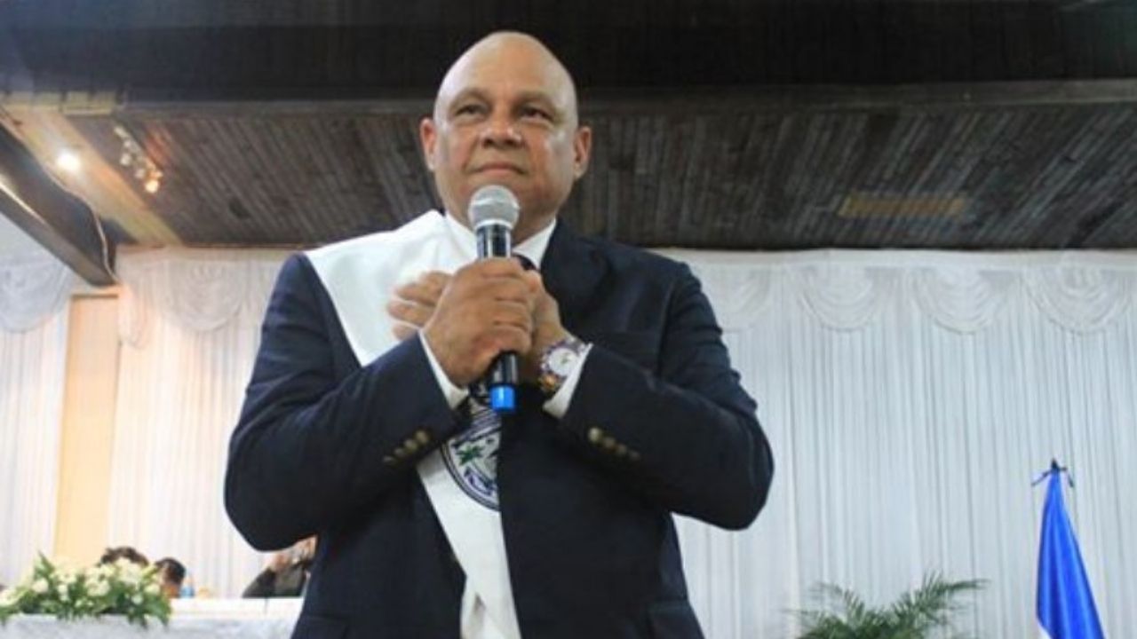Alcalde de Roatán fue trasladado a Tegucigalpa por caso de droga decomisada en cisterna