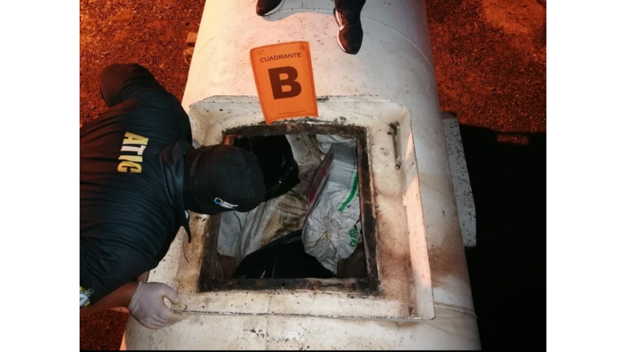 ATIC decomisa al menos 2 mil kilos de supuesta cocaína en interior de pipa de agua