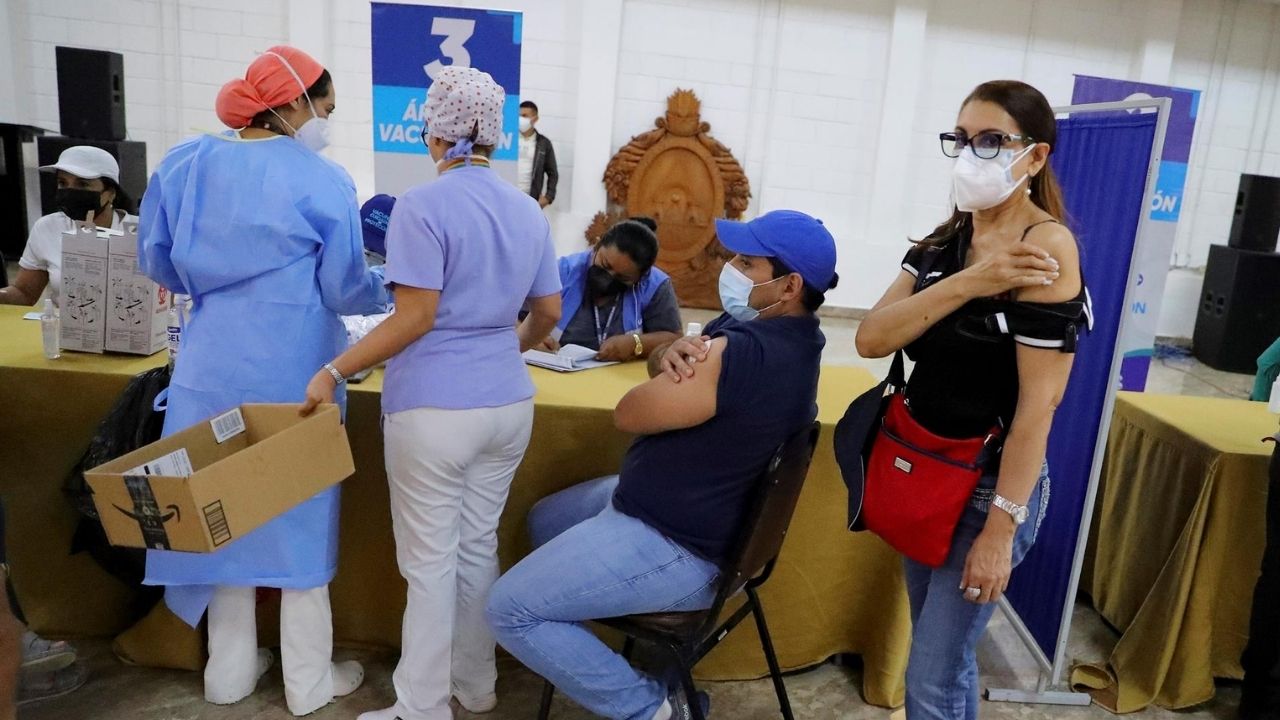 Salud parará un día la vacunación anticovid-19 en el Distrito Central
