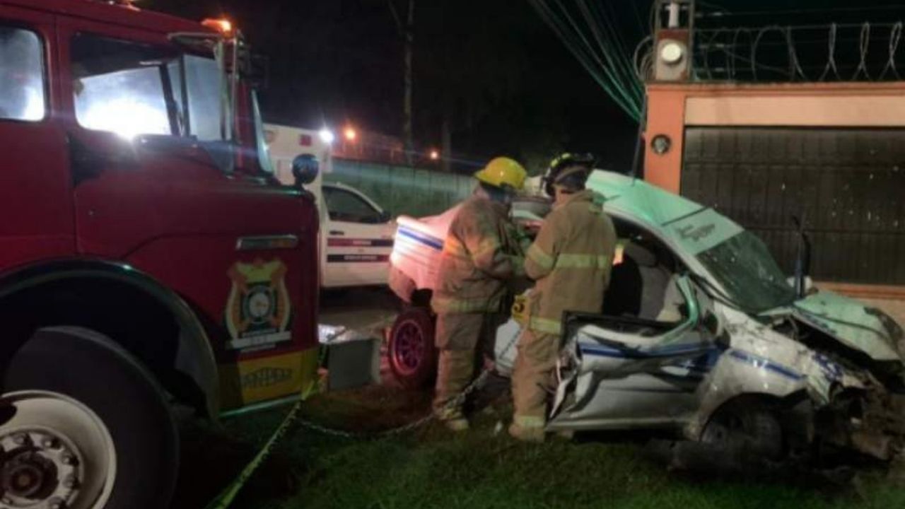 Dos jóvenes pierden la vida tras volcarse en un taxi en Siguatepeque