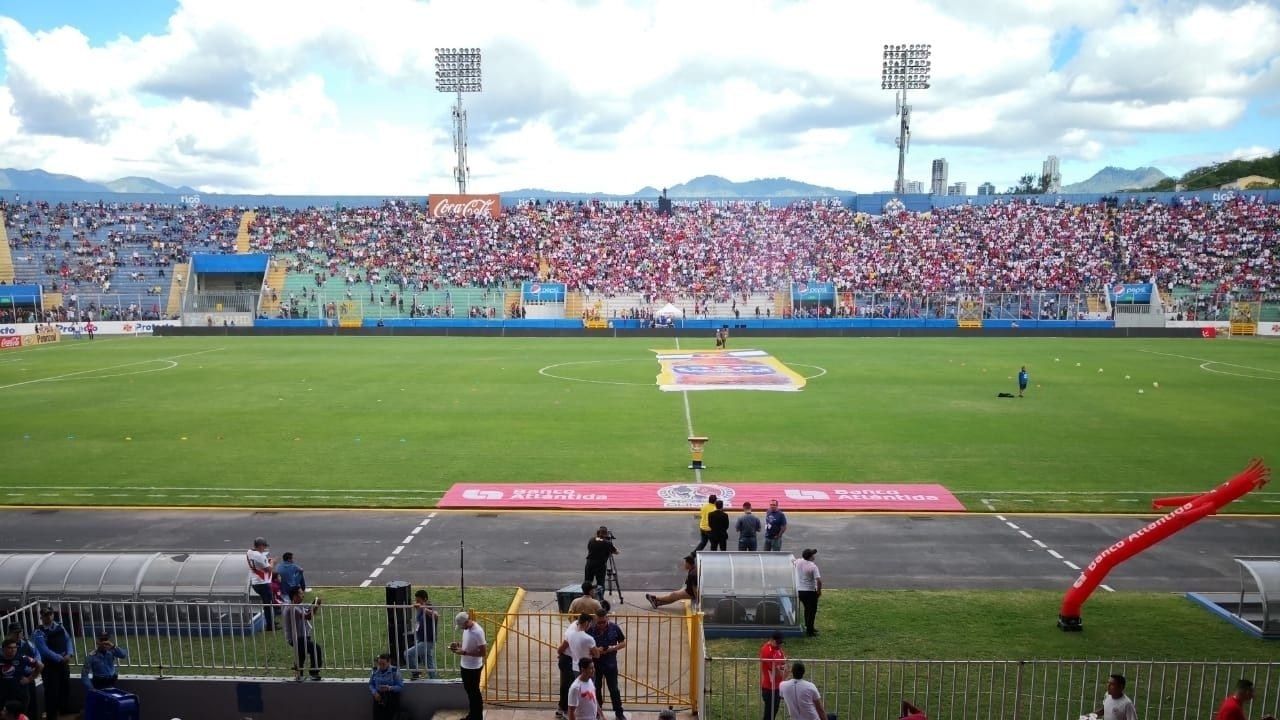 ¿Regresa el público a los estadios? 10 datos que debes saber sobre el Apertura 2021 de la Liga Nacional de Honduras