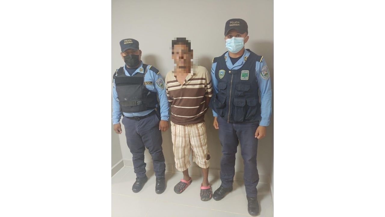 Hombre es capturado por maltratos a su propia madre