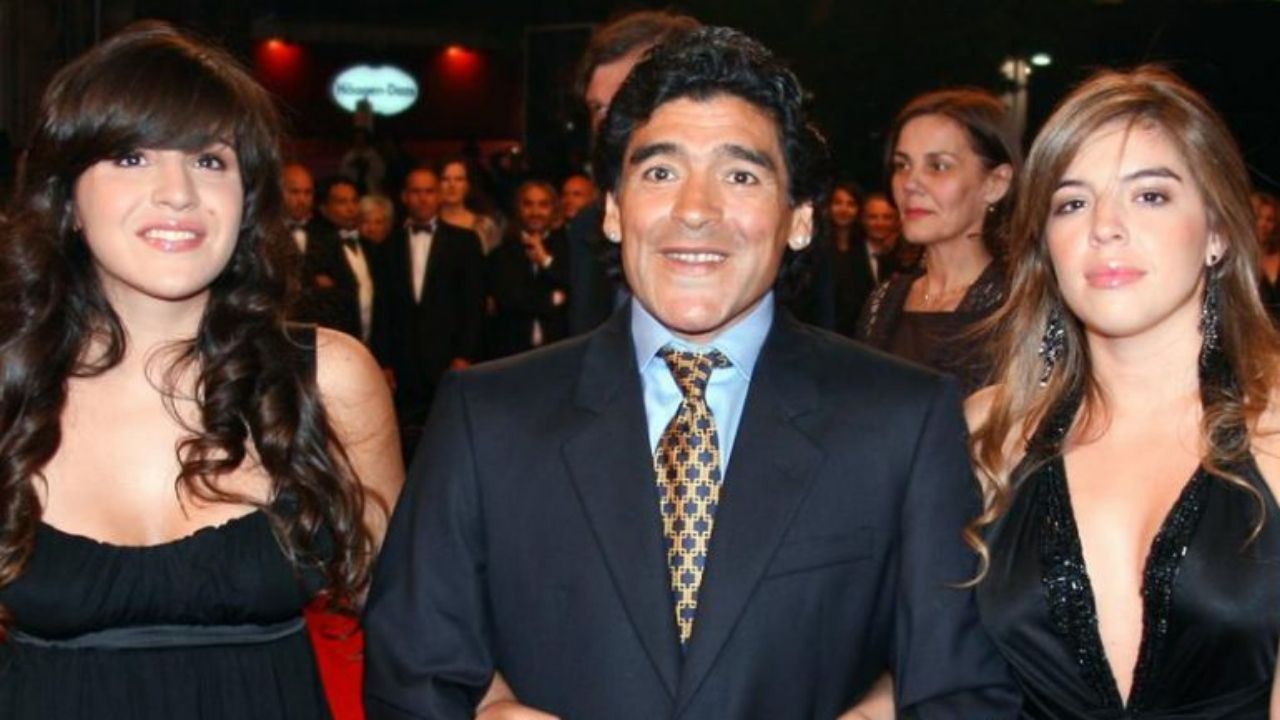 Hijas de Maradona niegan cargos en disputa con abogado del exfutbolista