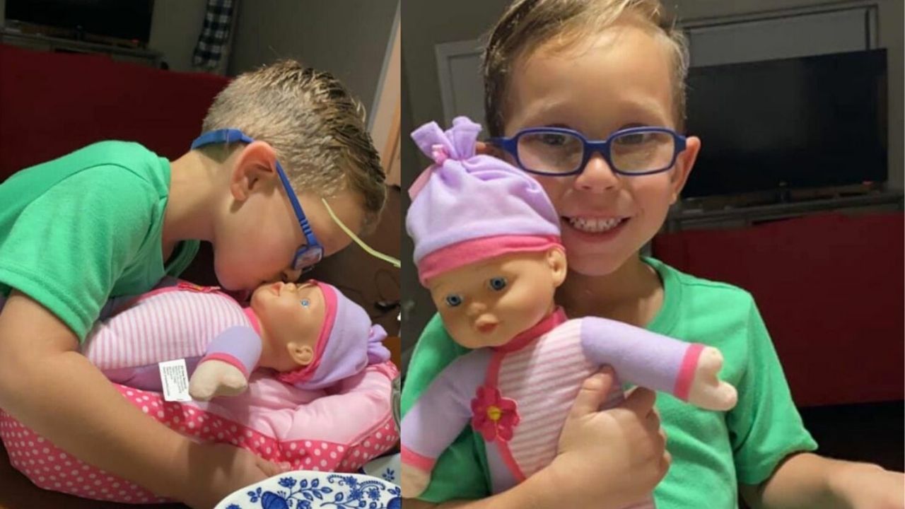 Niño le pide a su madre que le compre una muñeca y ella reaccionó con este post en Facebook