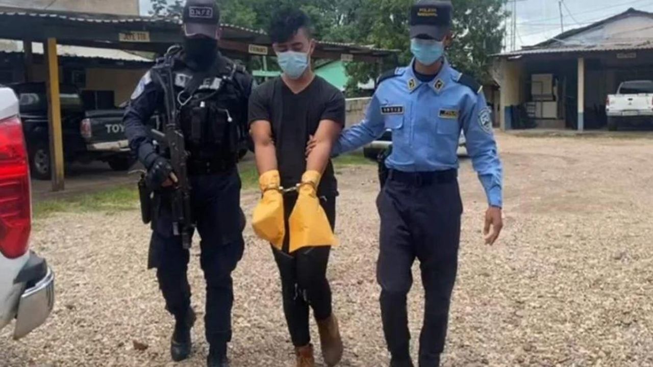 Mujer hondureña justifica a su hijo por matar a su padre y clama lo dejen en libertar