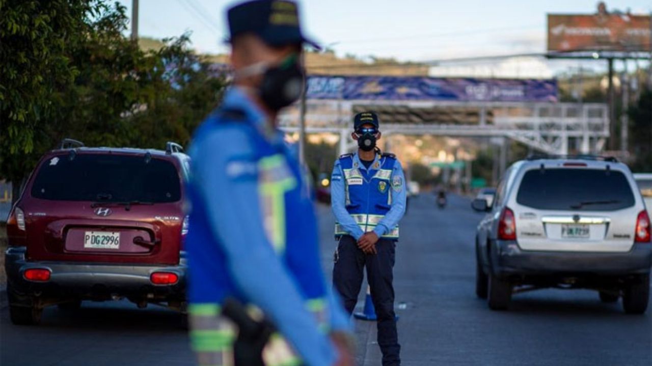 Extienden toque de queda en Honduras por una semana ante ola de casos covid-19