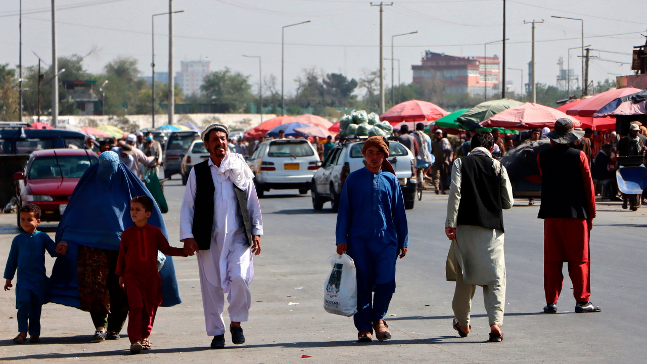 El aeropuerto de Kabul reanuda los vuelos nacionales
