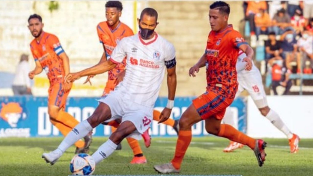 ¡Cero a cero! El Olimpia y los Lobos empatan en el Marcelo Tinoco en Danlí