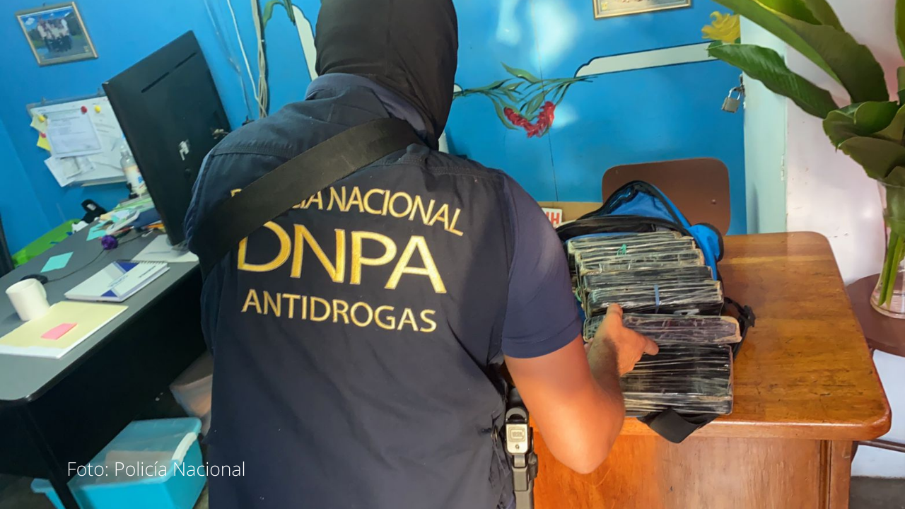 Policía hondureña decomisó nueve paquetes de supuesta cocaína en Cortés