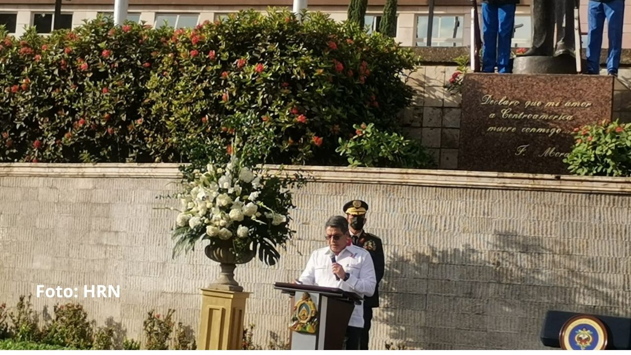 'Cuidaré hasta la muerte cada milímetro de nuestro territorio': el mensaje del presidente Hernández durante fiestas del Bicentenario
