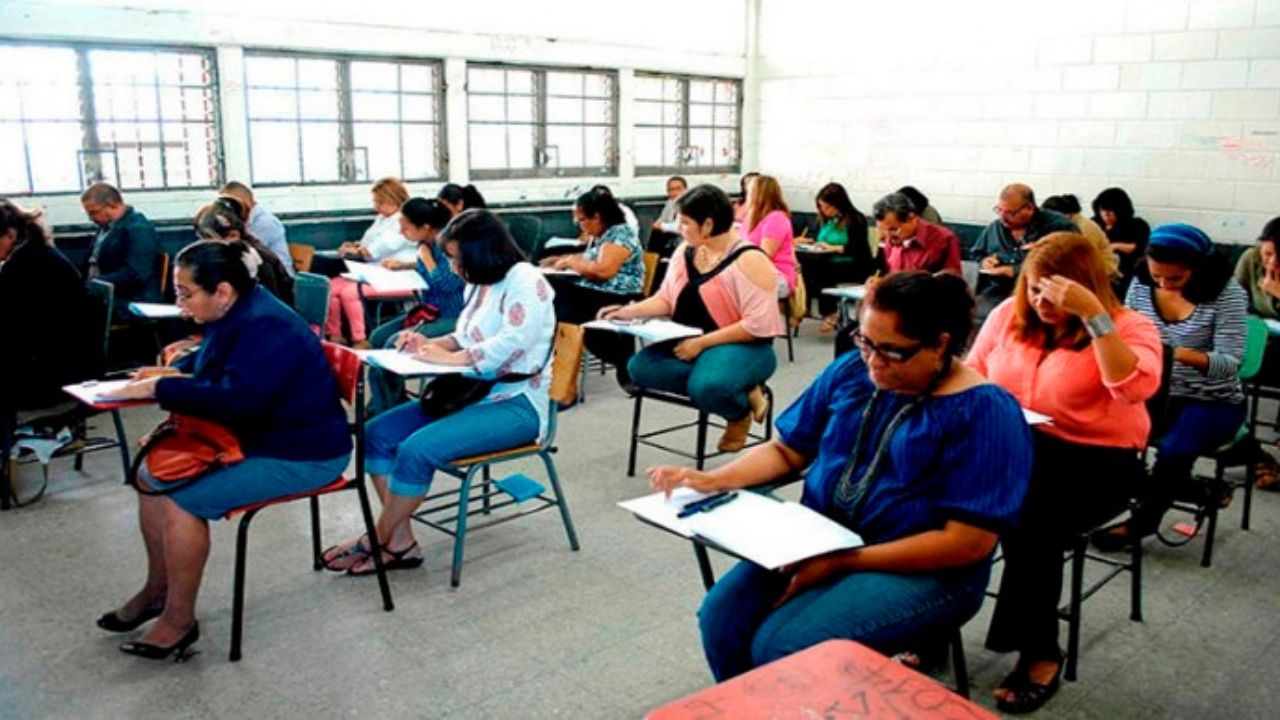 Autoridades educativas cancelan los concursos de docentes en Honduras