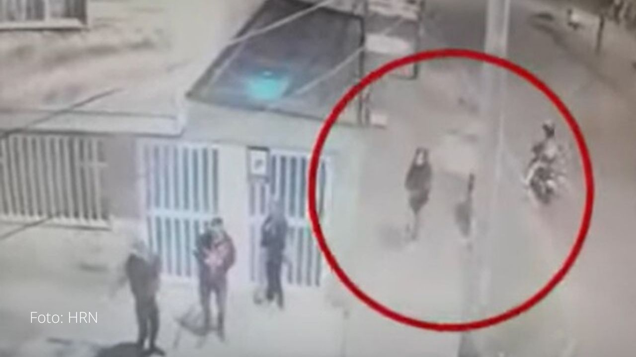 Sicario se cayó, se levantó y mató a su víctima frente a testigos y el vídeo ya es viral