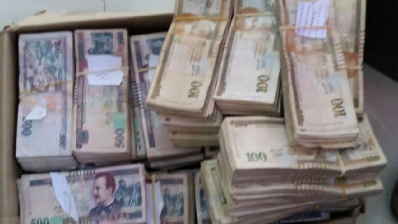 Capturan a padre e hijo en posesión de más de 2.4 millones de lempiras en Marcala, La Paz