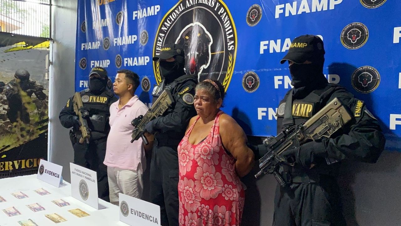 Hondureña de 59 años recibía órdenes desde la cárcel para extorsionar junto a alias 'El Ready'