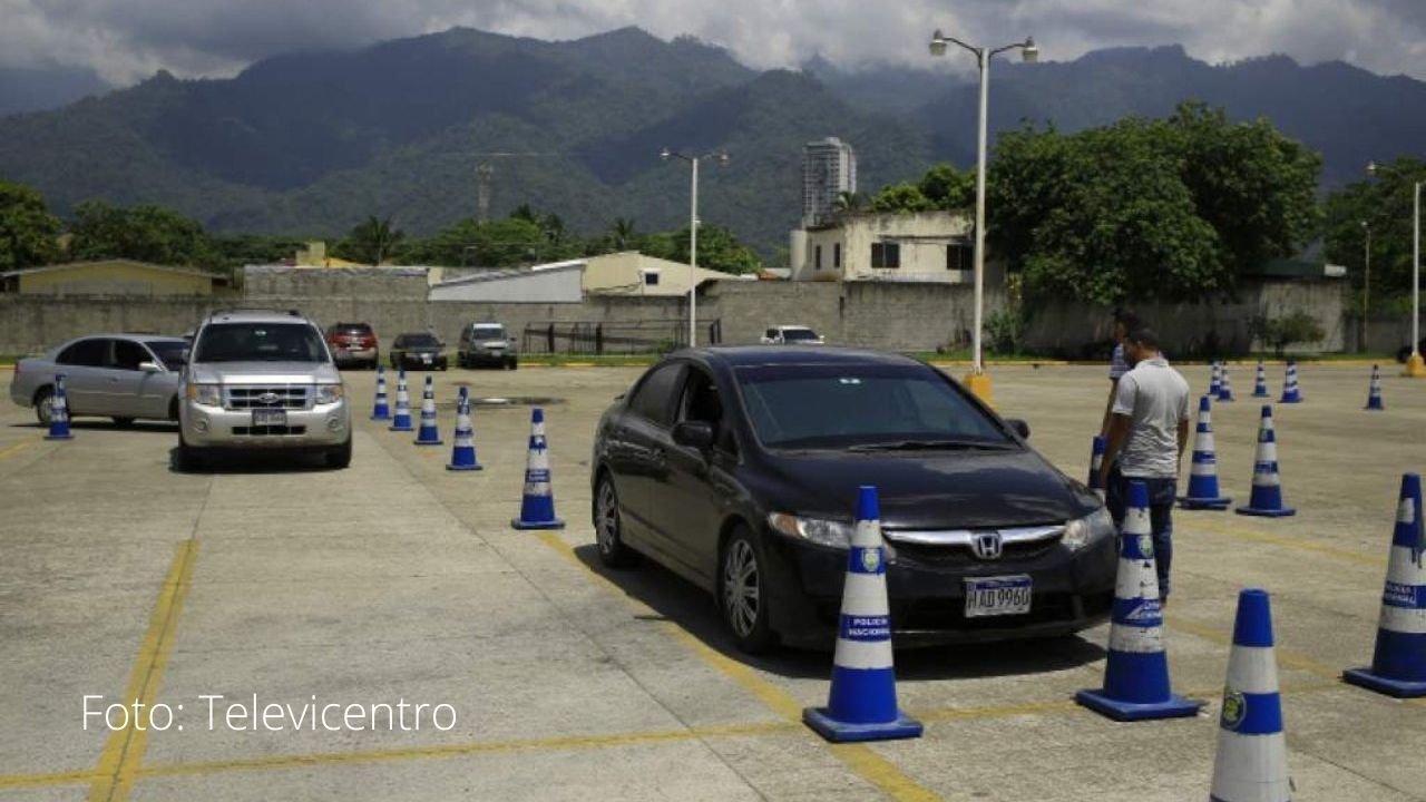 Tránsito anuncia modificación en prueba de conducir para solicitar licencia por primera vez