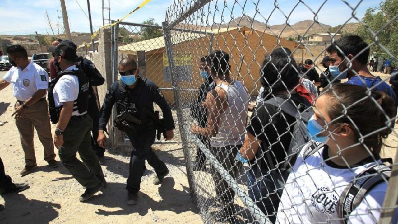 Hallan a 42 migrantes centroamericanos, entre ellos tres hondureños encerrados en casa de centro de México