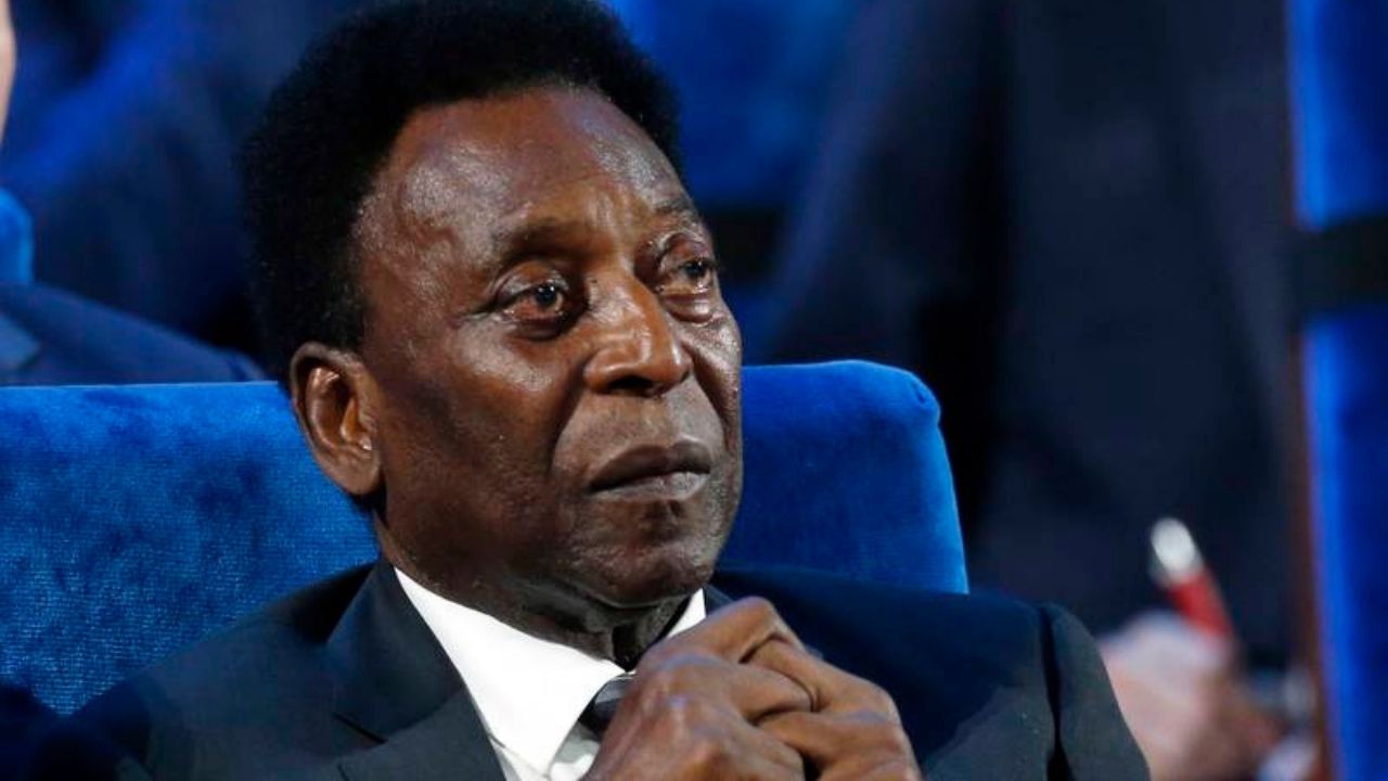 Pelé es operado de un tumor en el colon; asegura que está 'muy bien'