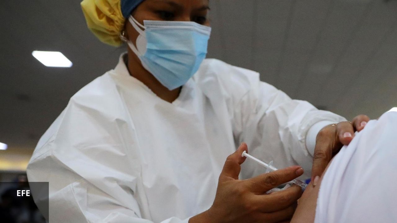 Más de 100 centros de vacunación anticovid habilitados para menores de 15 a 17 años en Honduras