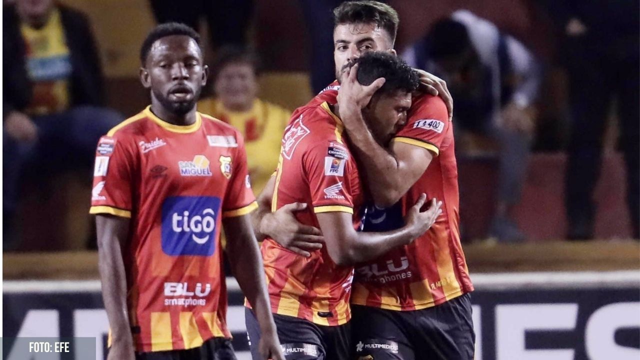 Herediano gana y amplía la distancia con Alajuelense que empató en el clásico