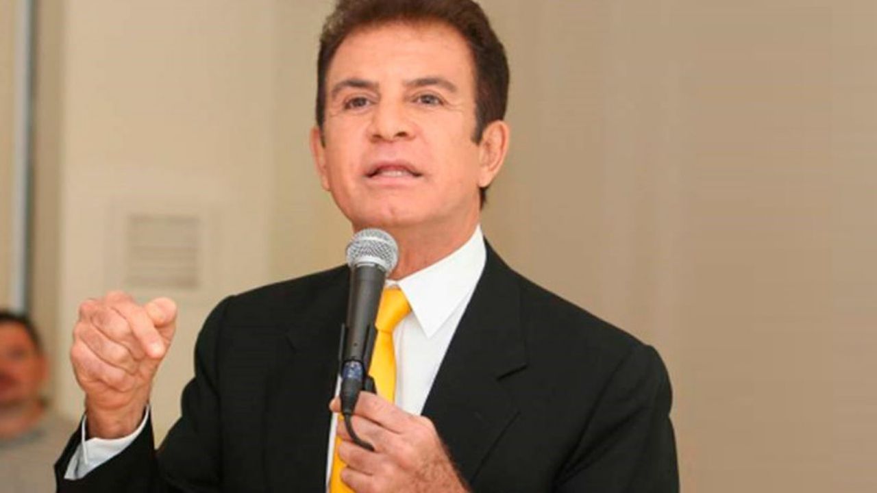 Salvador Nasralla oficializa ante el CNE su renuncia a aspiración presidencial