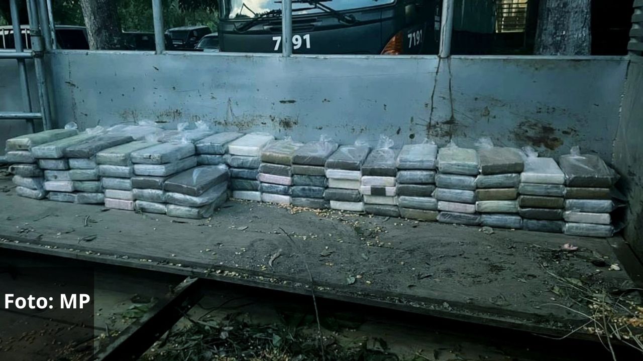 Incautan 108 kilos de cocaína escondidos en camión en el norte de Honduras; hay cinco detenidos