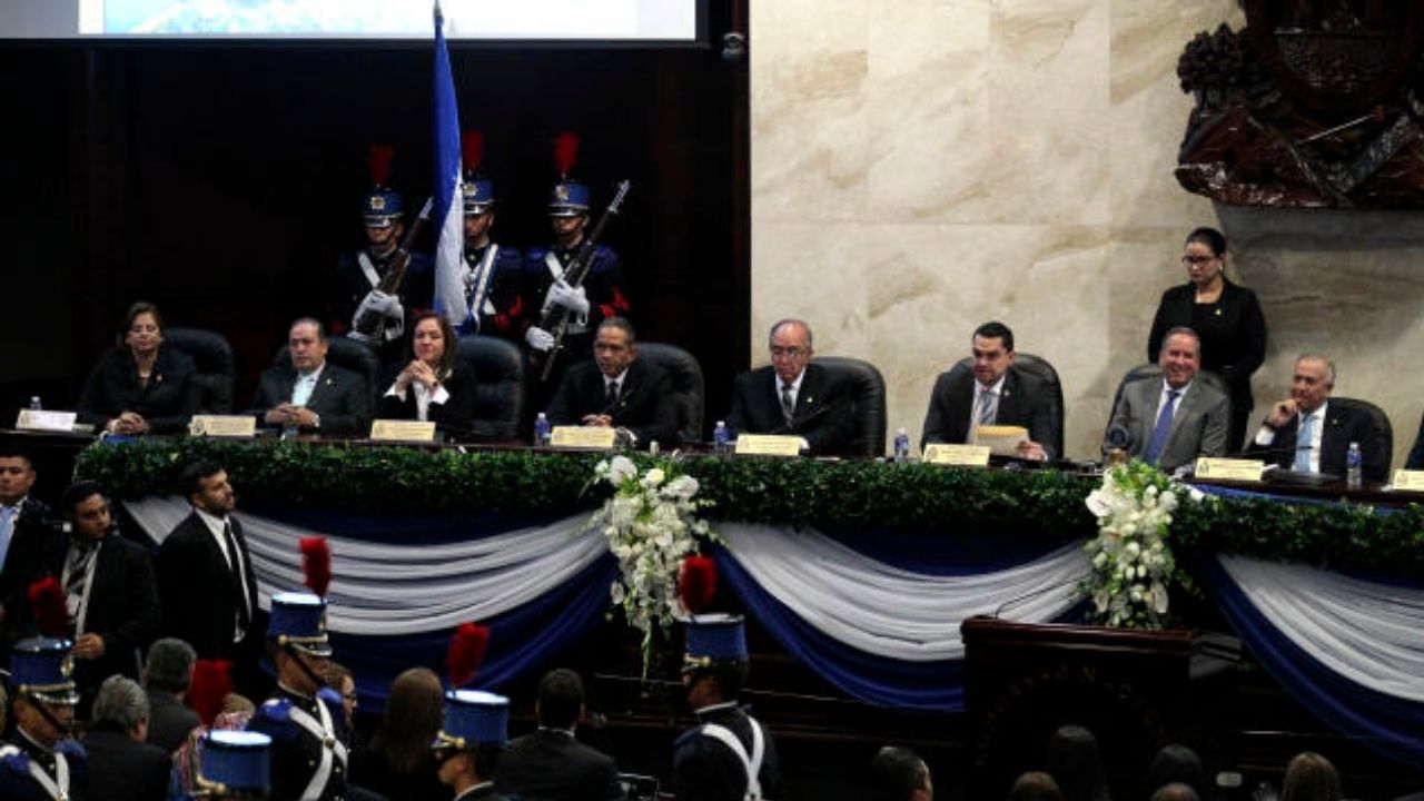 Estos son los diputados que se presentaron a sesión del Congreso Nacional en pleno feriado Morazánico