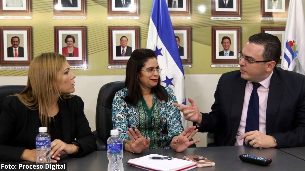 CNE firmó convenio con grupos de sociedad civil previo a las elecciones del 28-N