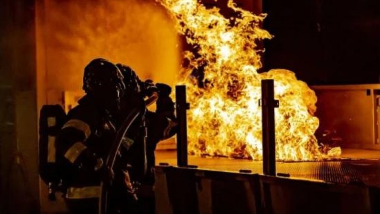 Le prendió fuego a su casa con su bebé de siete meses adentro y le causó la muerte
