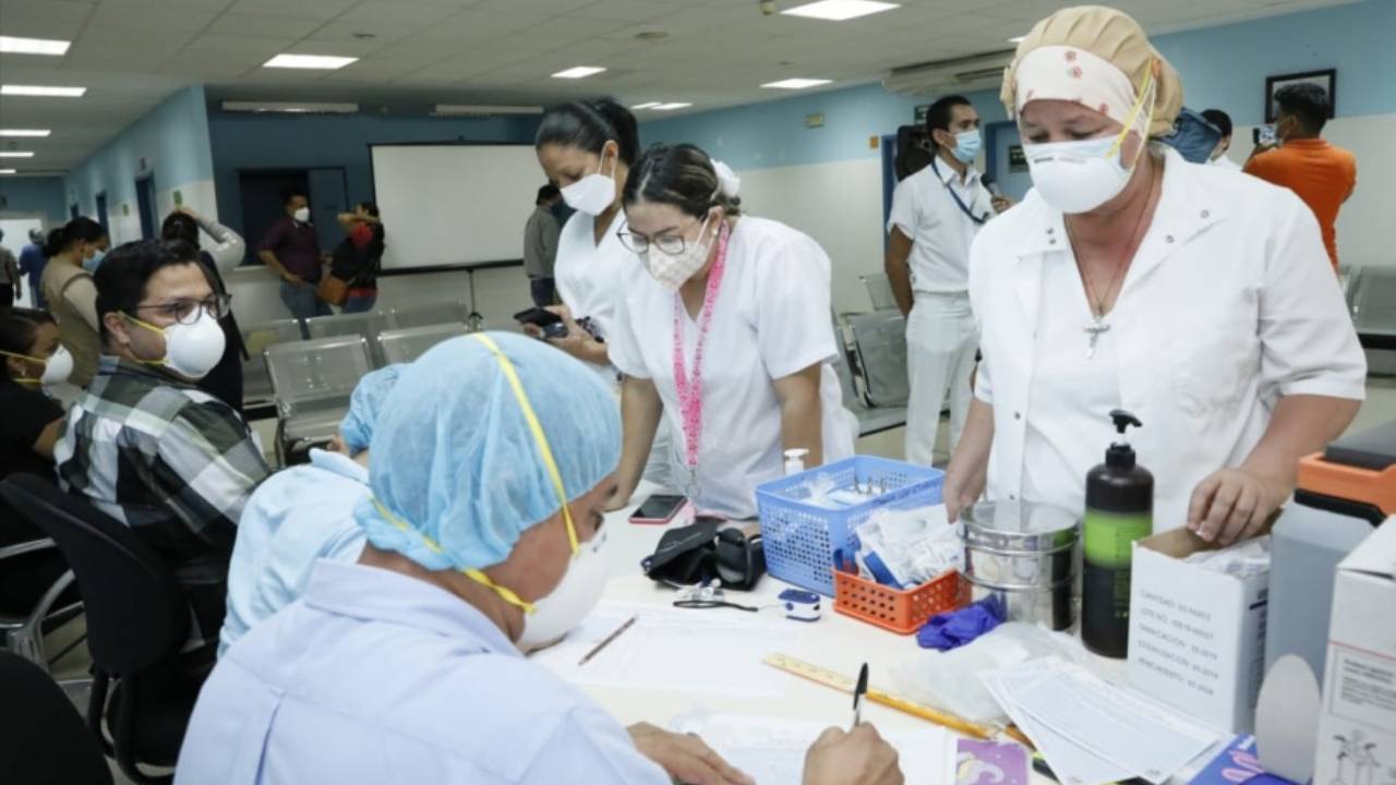 Hospital de Danlí exigirá carnet de vacuna anticovid para atender a sus pacientes