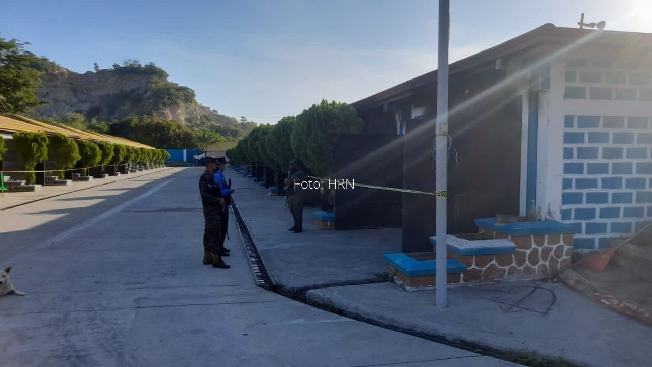 Queman motel propiedad de Miguel Carrión; sujetos esperaron que todos los clientes salieran y así actuaron