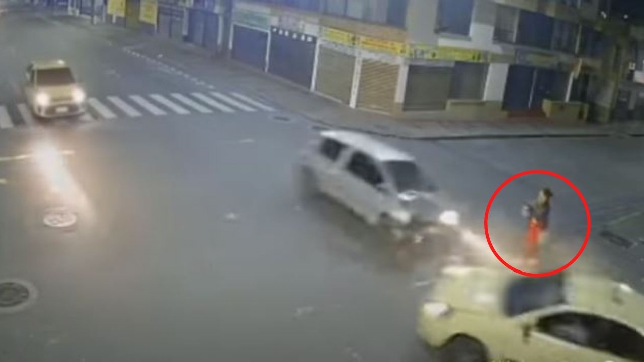 Mujer se salvó milagrosamente de morir tras quedar en medio de un accidente vial
