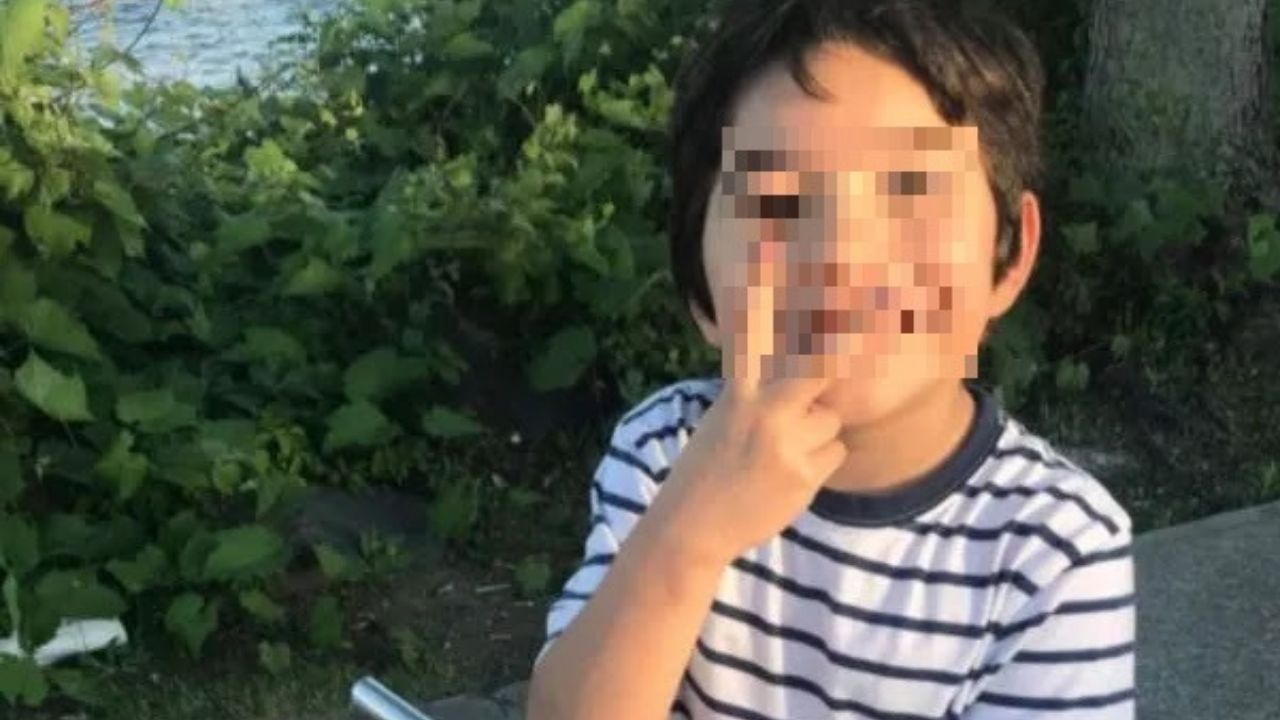 Madrastra es acusada por muerte de niño de 7 años en Estados Unidos; no le dio comida por un mes